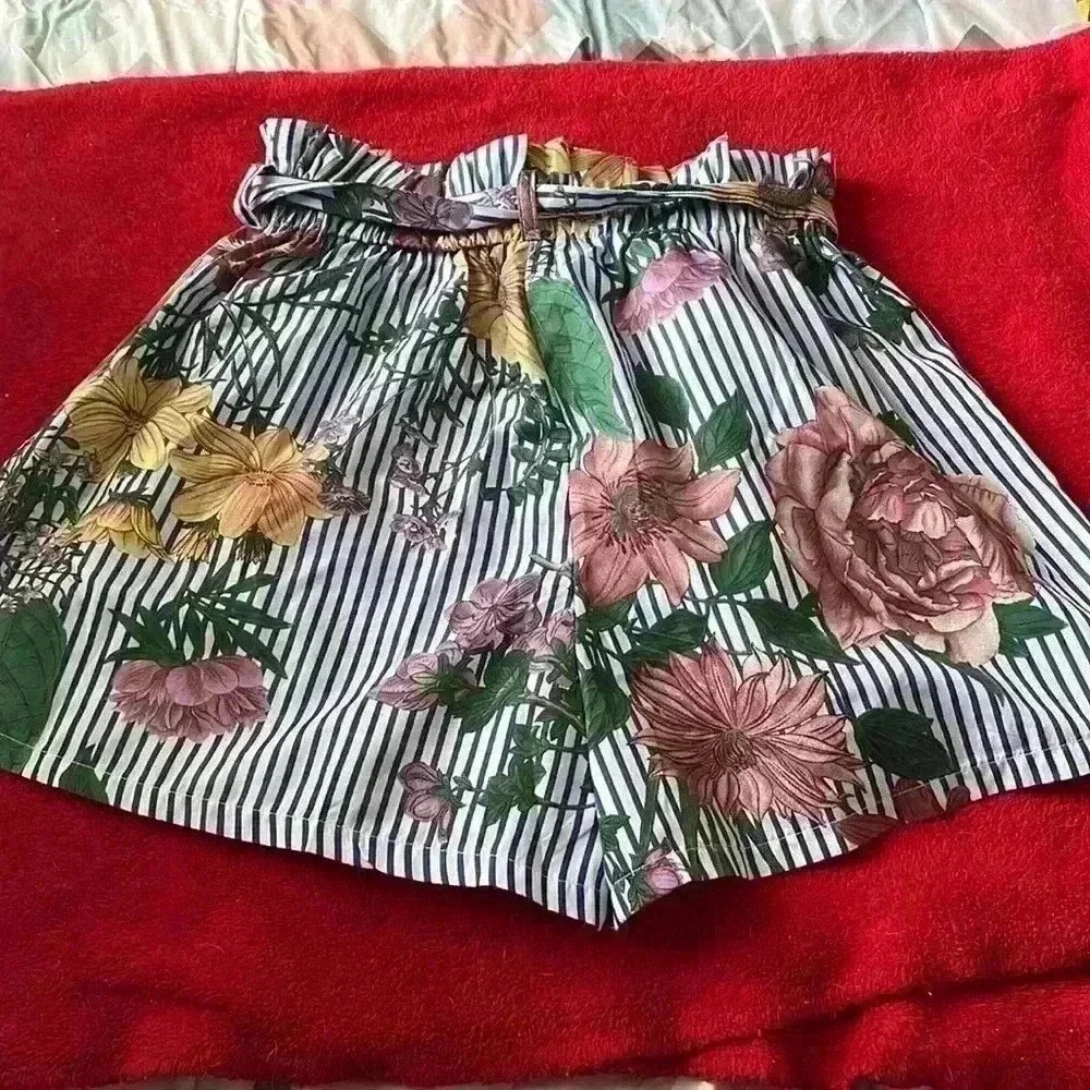 Striped Blue Floral Shorts - Picture 2 of 3